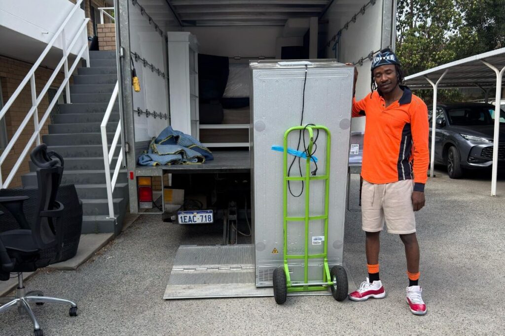 Local vs Interstate Removalists in Perth